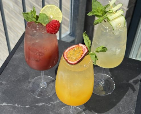 Tchin Tchin 3 lækre varianter serveret som en spritz. Marquis, cucudill & passionada